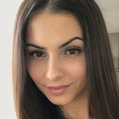 carolinespark naked star photo