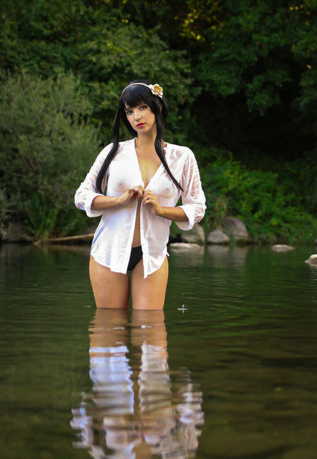 Hana Alaska art model image