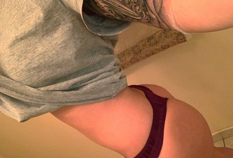 emxlyy star naked images