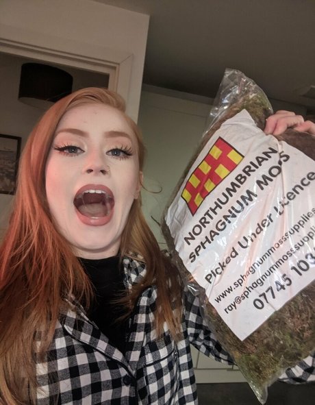 lunarouxfree pornstar pretty pics