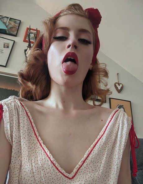 lunarouxfree pornstar art images