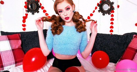 lunarouxfree naked actress pictures