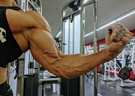 Angela Yeo free actress pictures