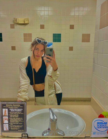 ewhore444 adult actress image