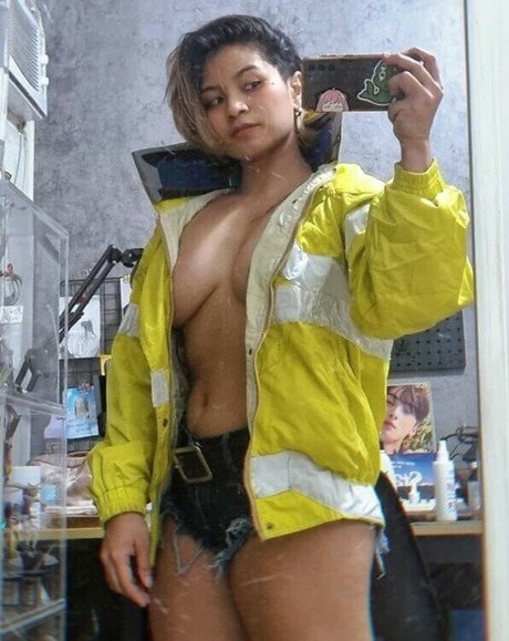 Nyaaaaati adult model picture