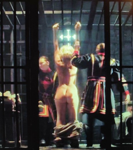 Paloma Faith nude model gallery