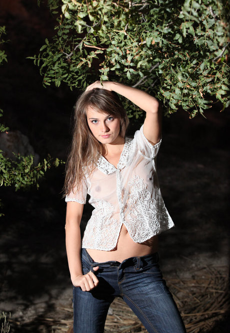 Julia I top star picture