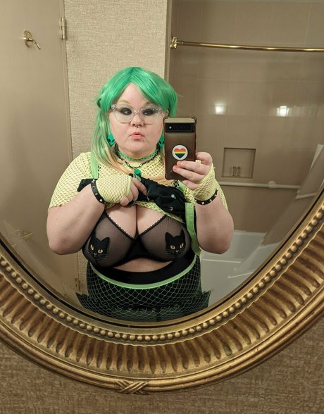 trixxxiecake star erotic image