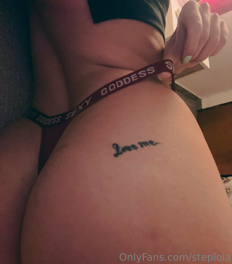 steplola exclusive model picture