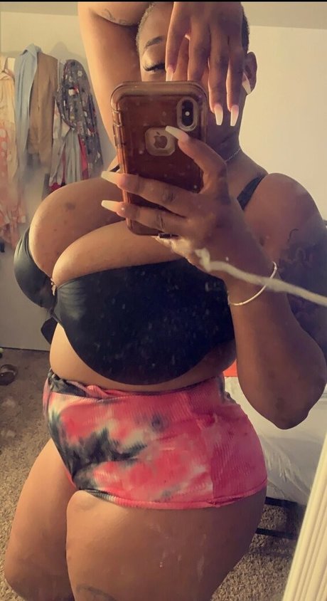 ChellMzDonald star pretty pic