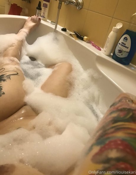 ilouisekari exclusive pornstar images
