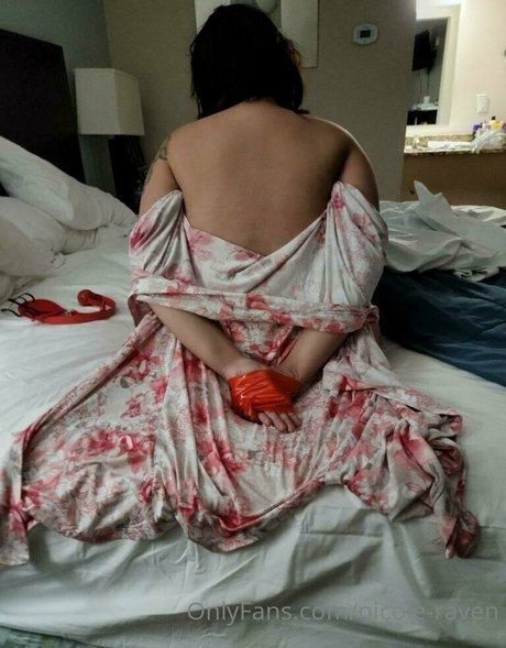 nicole raven star beautiful img