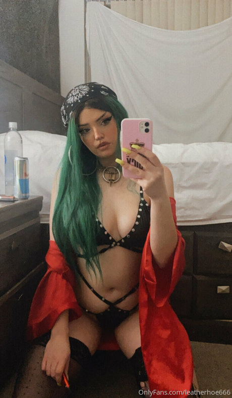 leatherhoe666 Profile pic