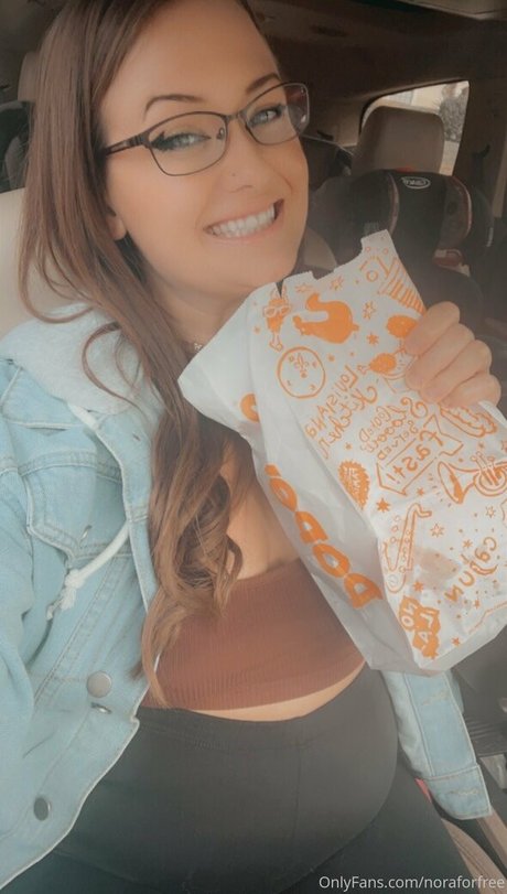 noraforfree model erotic pics