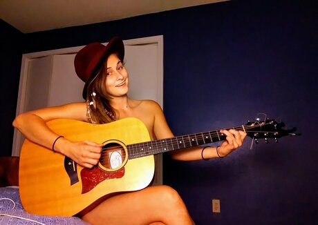 headyh00per naked pornstar pic