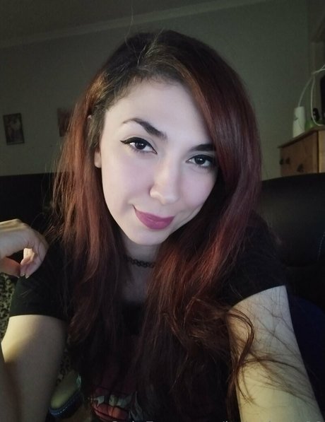 ladyalexis90 art model pics