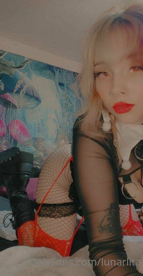 lunarlita erotic pornstar pic