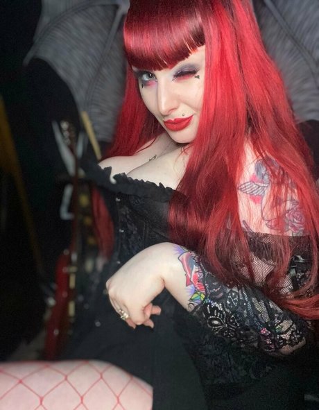 lunarmoonwitch13 erotic star photos