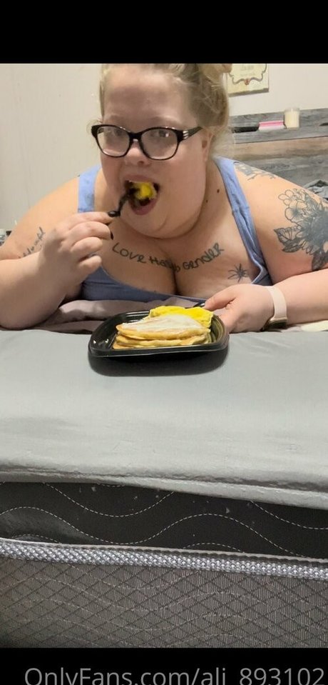 ali 893102 sexy actress image