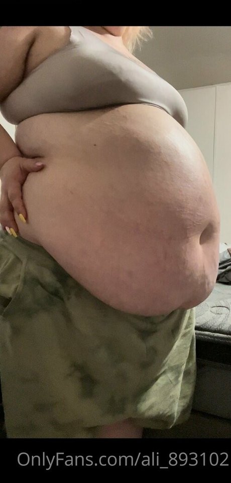 ali 893102 nude model img