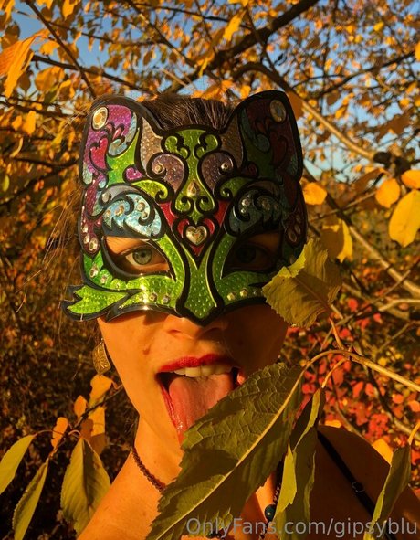 gipsyblu model hot image