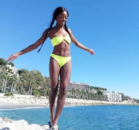 AJ Odudu star nude img