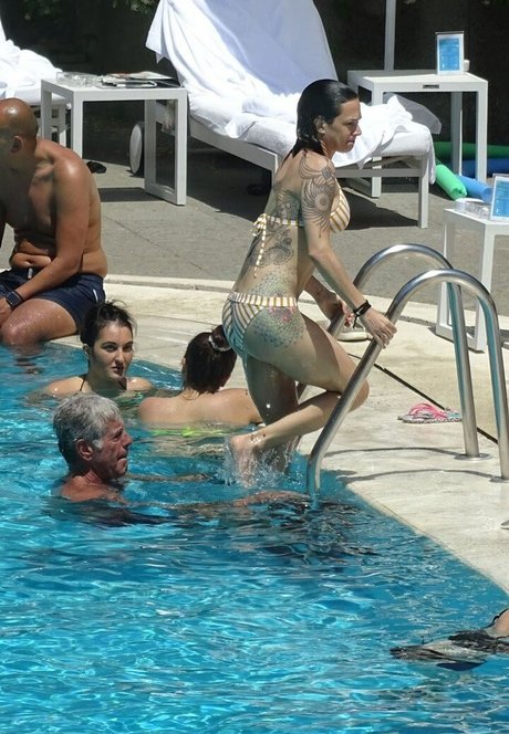 Asia Argento xxx model photos