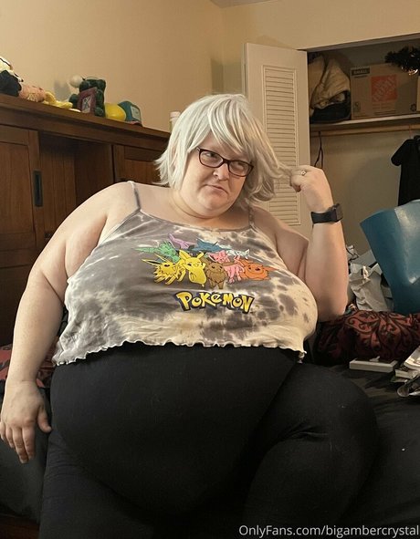 bigambercrystal best model img