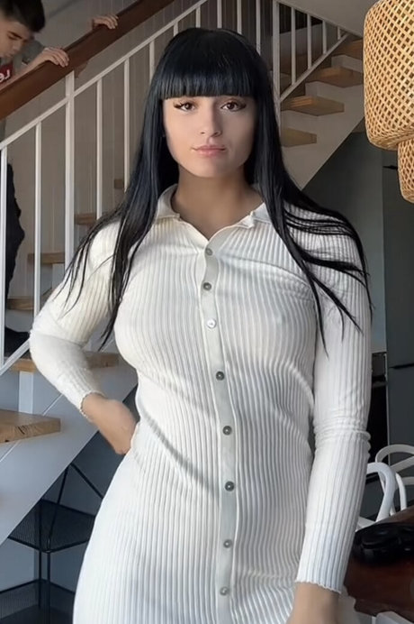 Lenna Vivas pretty model galleries