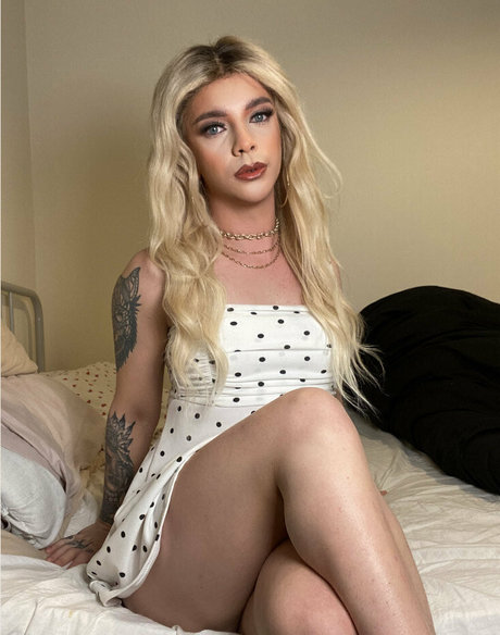 savannahsinn pornographic model photo