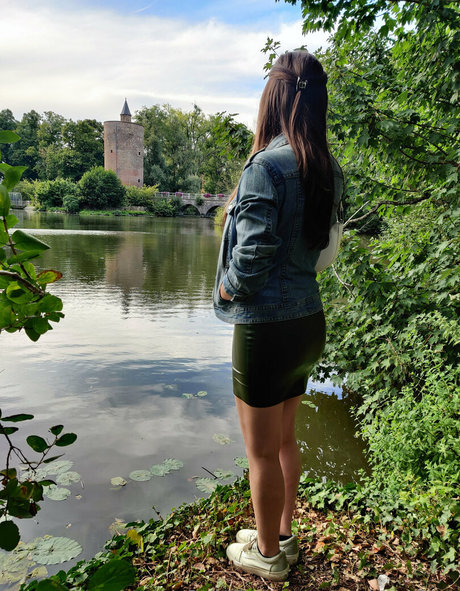 erinaafree xxx model image