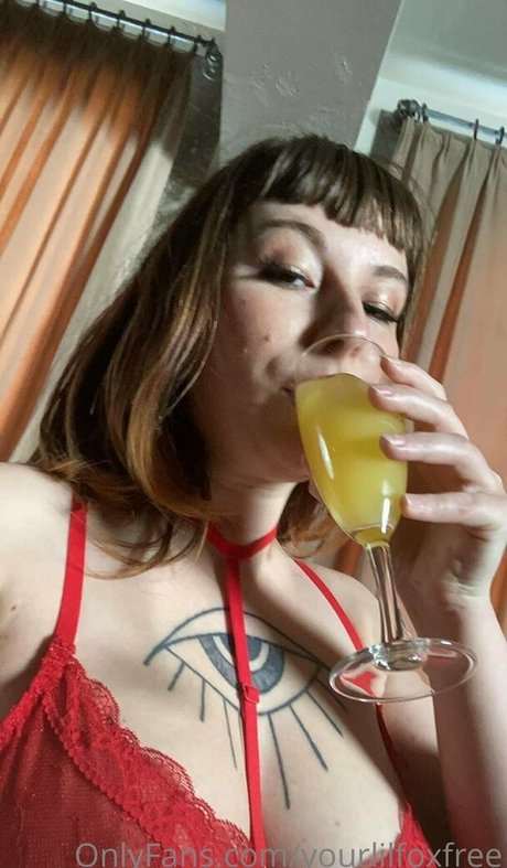 yourlilfoxfree exclusive star photo