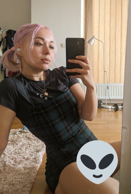 Shaperka model adult images