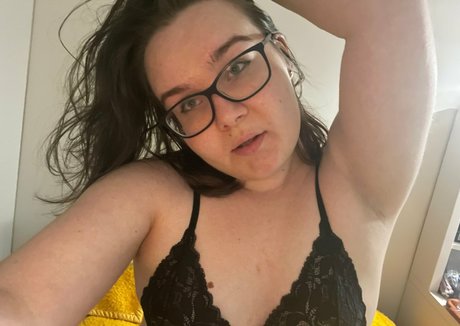 Naughtychubbynixiesin hd pornstar img