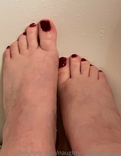 Naughtychubbynixiesin model top photos