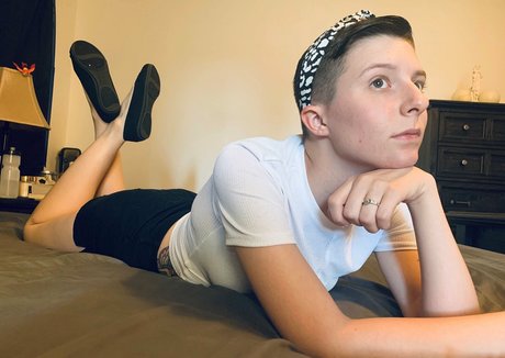 evieauburnfree adult actress galleries