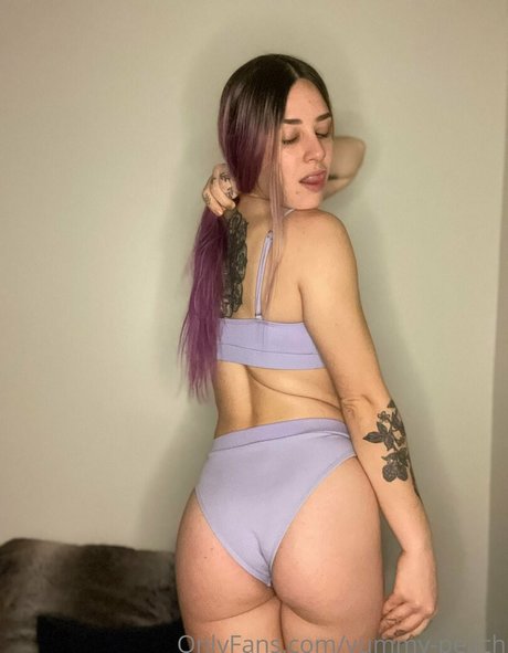 yummy peach perfect model pic