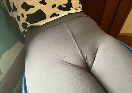 ccpinkk naked model image