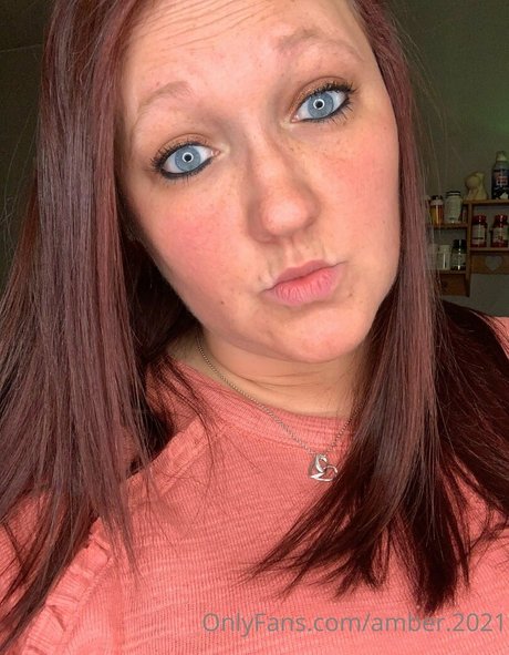 amber 2021 beautiful model picture