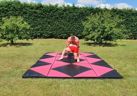 hugeandhung adult actress picture