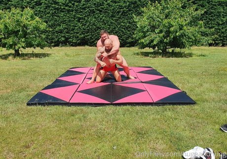 hugeandhung pornstar best pictures