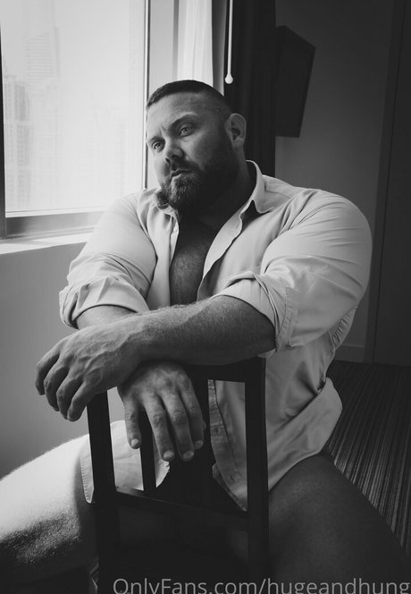 hugeandhung star naked galleries