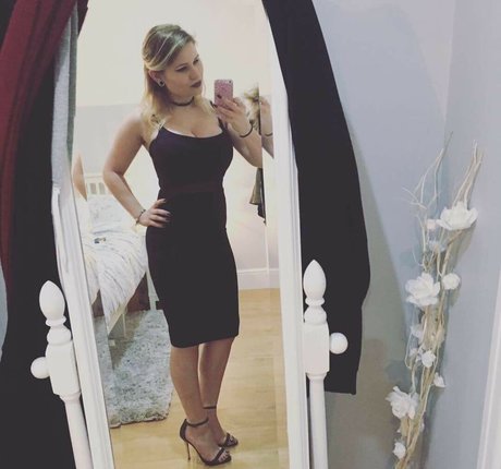 Honey And Sulphur art actress picture