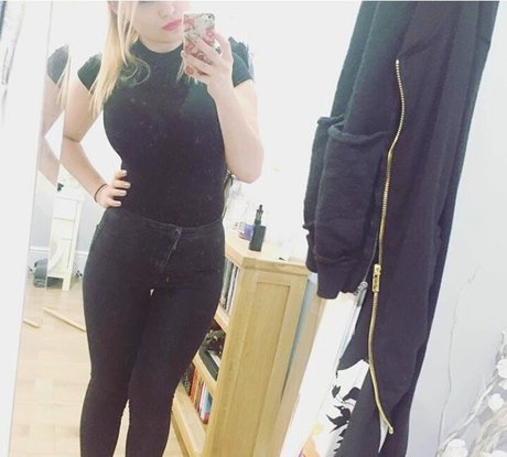 Honey And Sulphur nice pornstar img