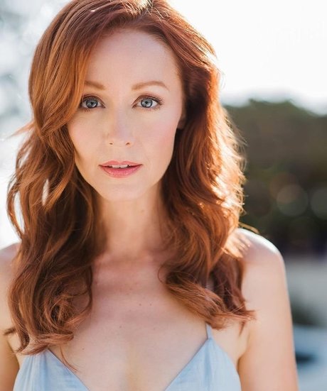 Lindy Booth sexy pornstar gallery