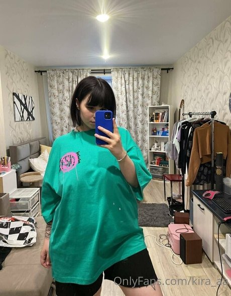 kira aa model hot pic