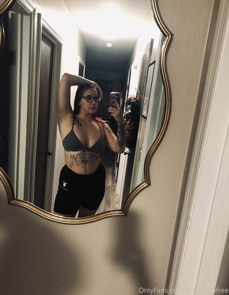 rosalinafree nude model pic