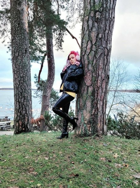 enicat nice model photos