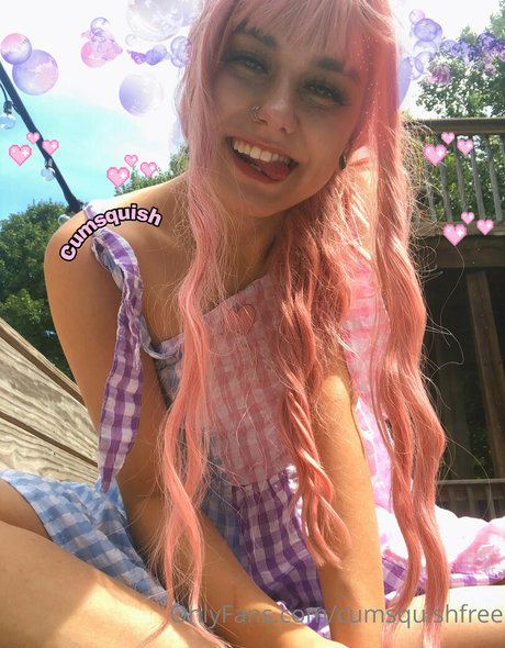 cumsquishfree nude star photo