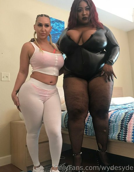 wydesyde pretty model image